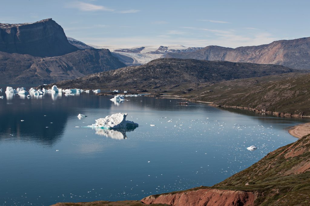 Small icebergs in the Kangertittivaq fjord